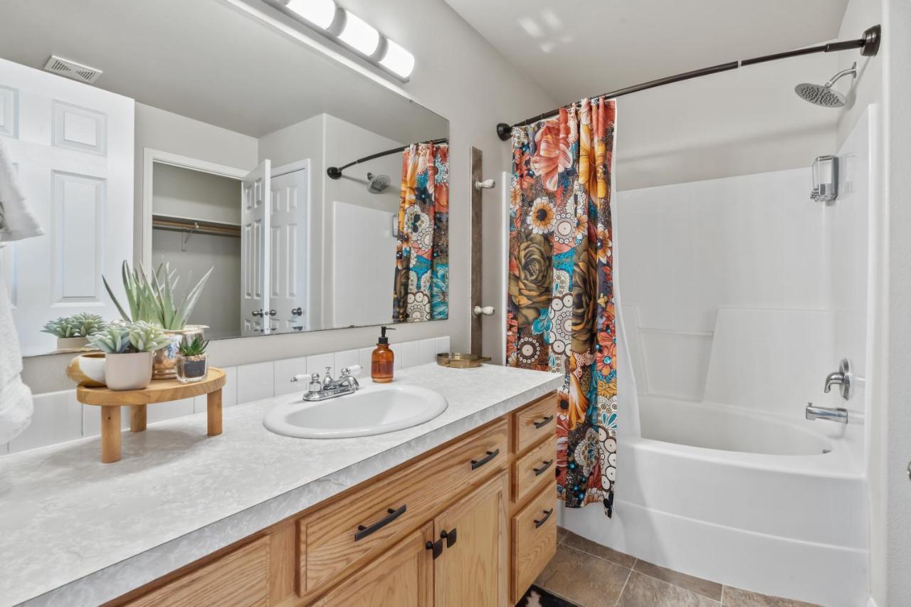 Southwestern Style 4 Bedroom Nampa Home Sleeps 16! Exteriör bild